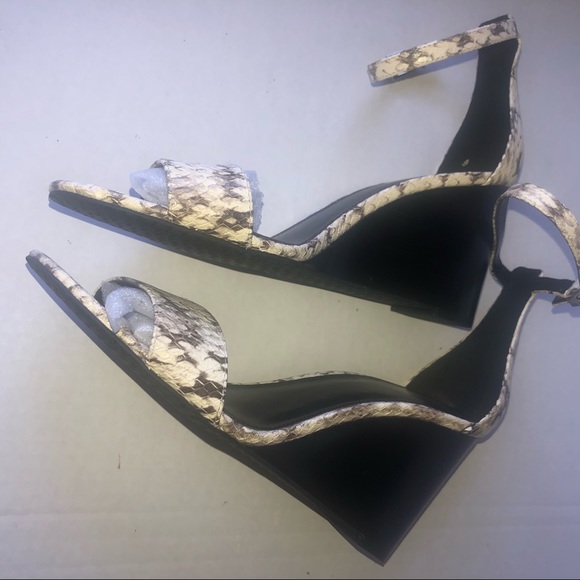 Michael kors crocodile leather sandals 👡 women’s - Picture 5 of 9